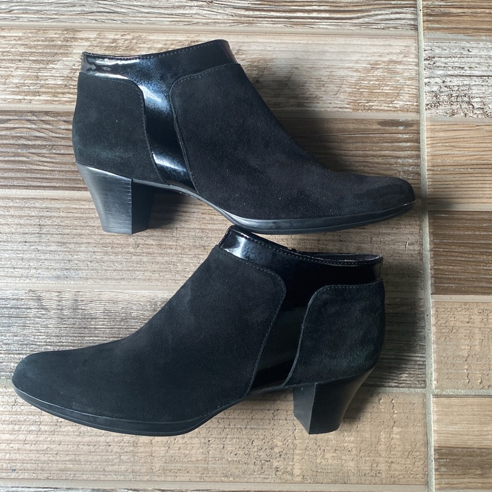 Munro Women's Hope Boot Black Suede Bootie Block Heel